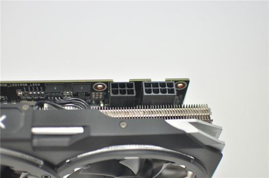 同时为玩家提供3*DP+HDMI+DVI的全接口组合,充分满足玩不同显示需求。