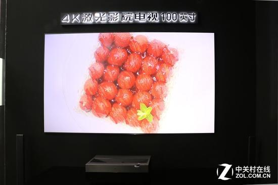 海信4K激光电视的正面观看效果