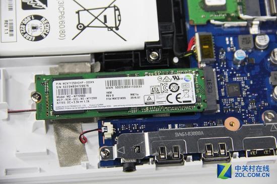 三星300E5K的SSD容量就是256GB
