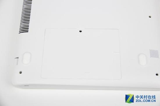 三星300E5K底部设计方便更换硬盘