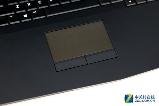 触摸板方面与上一代Alienware没有太差的差别,同样可以调整灯光效果