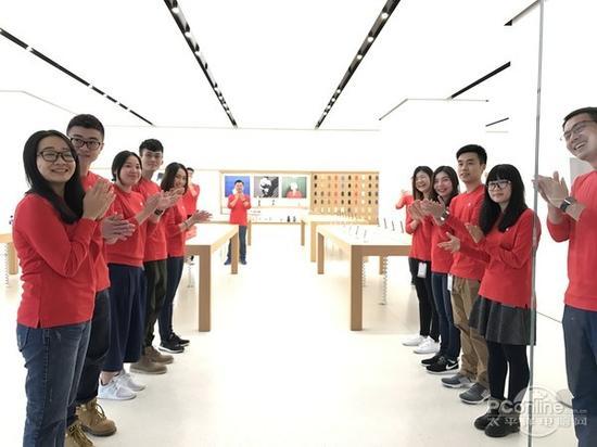 Apple Store珠江新城店员工