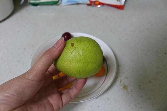 清水洗过的香梨