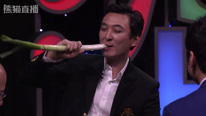 至少,我们都知道了王思聪吃大葱上头,下次别再让校长吃大葱啦!