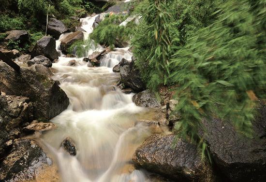 相机:尼康D3X,光圈:f/22,快门速度:0.62s,感光度:ISO100,焦距:26mm
