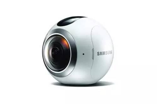三星 Gear 360 是一款功能强大的高分辨率360度相机,可以拍摄360度视角的视频和图像。