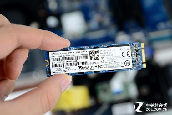 256GB容量SSD固态硬盘产自SanDisk