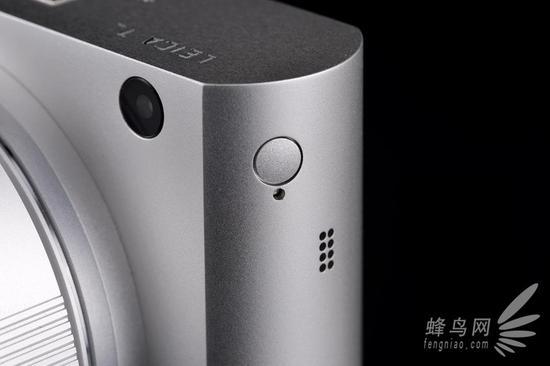 徕卡TL机身两侧面的挂绳口