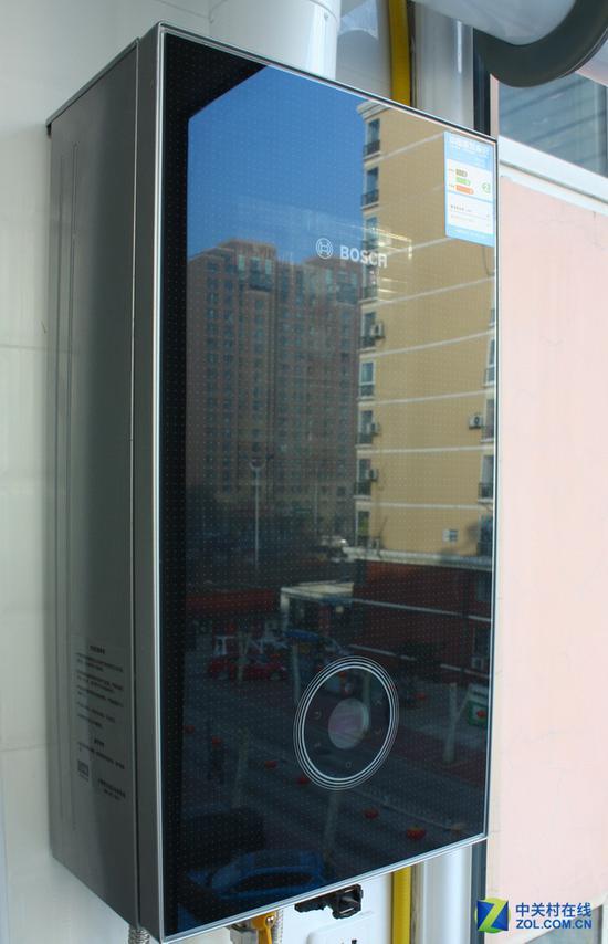 博世Therm 4800i S新型15升燃气热水器