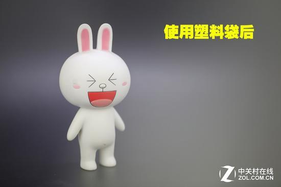 使用塑料袋拍摄之后,增加了前景让画面更美观