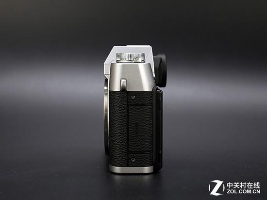 富士X-T20左侧设计