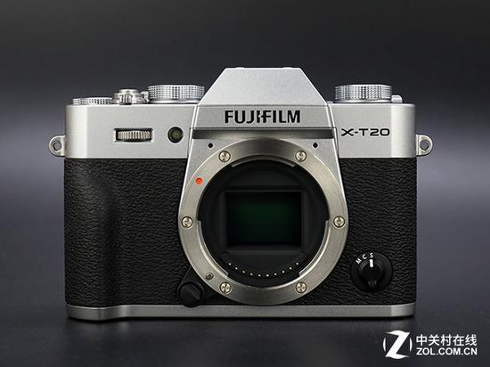 富士X-T20正面设计,右下角为对焦模式切换