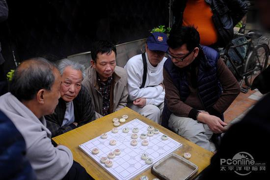 光圈:F2 快门:1/256 sec ISO:500(点击查看原图)