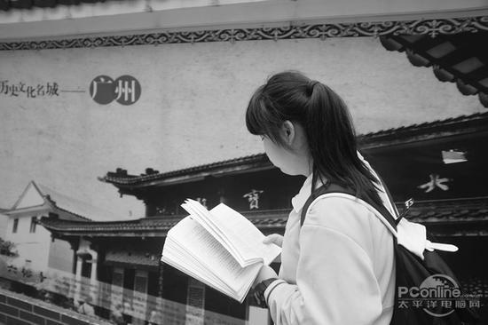 光圈:F2.2 快门:1/256 sec ISO:500(点击查看原图)