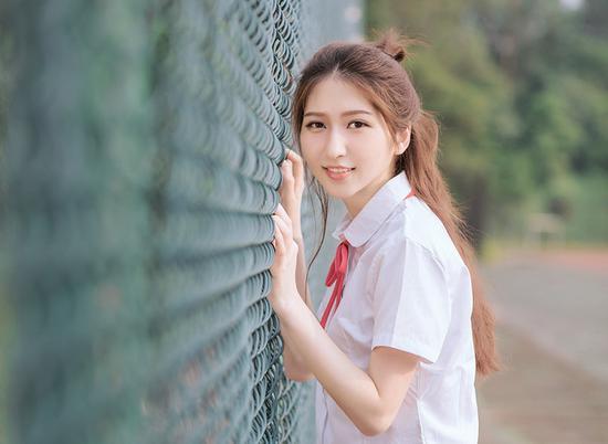 相机:佳能EOS 5D Mark III,光圈:f/2.8,快门速度:1/800s,感光度:ISO 100,焦距:85mm