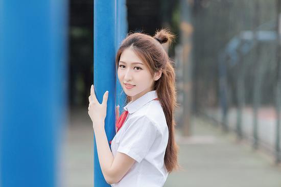 相机:佳能EOS 5D Mark III,光圈:f/2.2,快门速度:1/320s,感光度:ISO 100,焦距:85mm