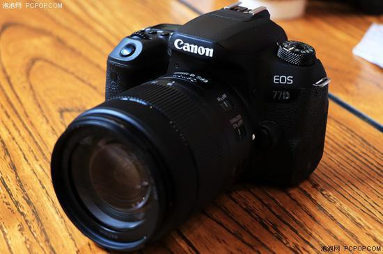 EOS 77D外形操控更专业,体形更宽大饱满