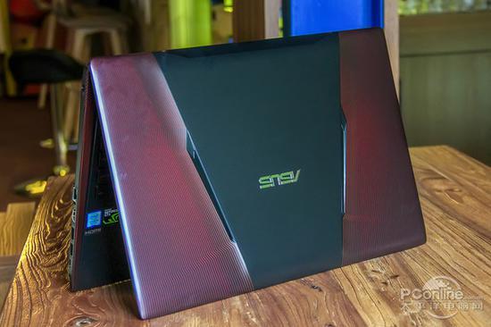 华硕 飞行堡垒ZX53VE(i7-7700HQ/8G/1TB+128G)