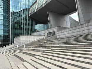 左华硕鹰眼3 右iPhone 7