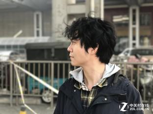 笔者侧面照