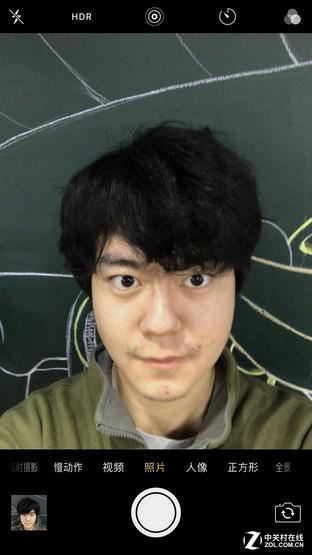 从图片中看到,美颜模式下不相上下,风格略有不同。