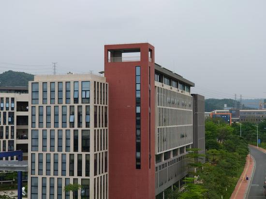 长焦端拍摄的样张(相当2.3倍无损变焦)
