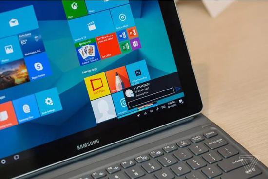 怼Surface:三星Galaxy Book售630美元(图源:Theverge)