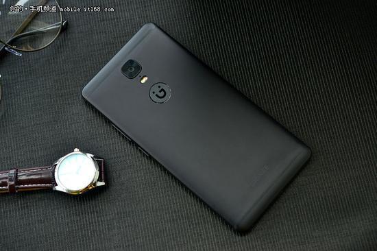 金立M6S Plus背面