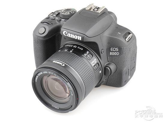 1855镜头搭配佳能EOS 800D还是非常轻巧的