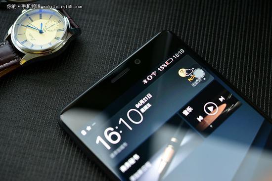 金立M6S Plus前置摄像