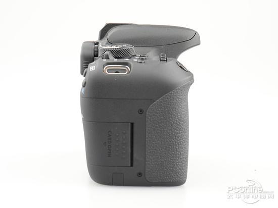 佳能EOS 800D机身右侧面