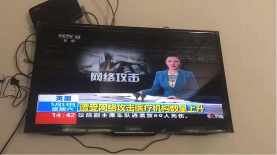 医疗工作者报告说,他们的系统被锁定了,根本进不去。屏幕上有消息显示,要求他们支付“赎金”以重新开启。