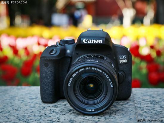 佳能EOS 800D正面