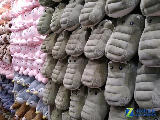 鳄鱼兔子等毛绒玩具
