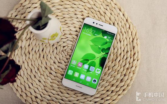 HUAWEI nova 2 Plus正面