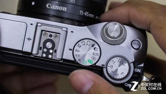 佳能EOS M6机顶操控区域展示