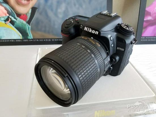 尼康 D7500