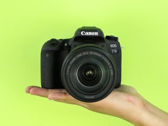 佳能EOS 77D在性能方面非常出色,同时体积也很小巧哦
