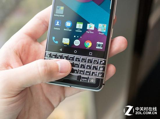 黑莓 KEYone