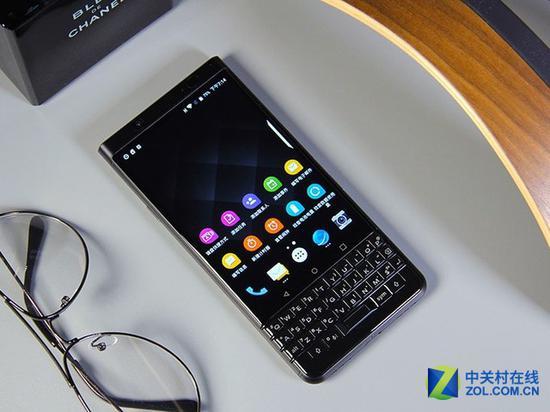 黑莓 KEYone