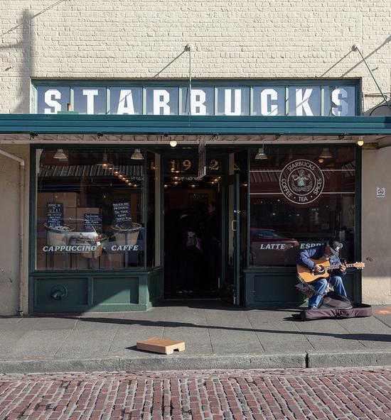 (位于西雅图 1912 Pike Place 的第一家星巴克门店)