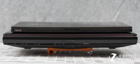 下方是传统造型的GTX1080 板砖笔记本 对比强烈