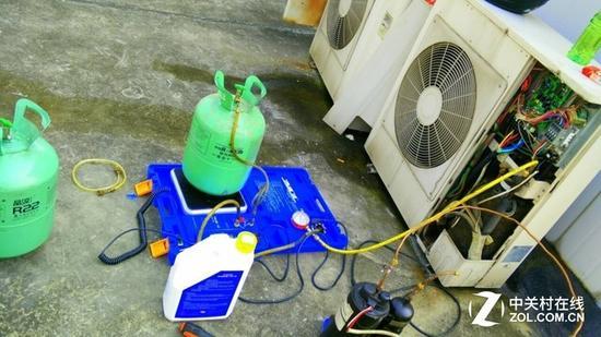 当空调需要维修时 需要专业维修服务人员