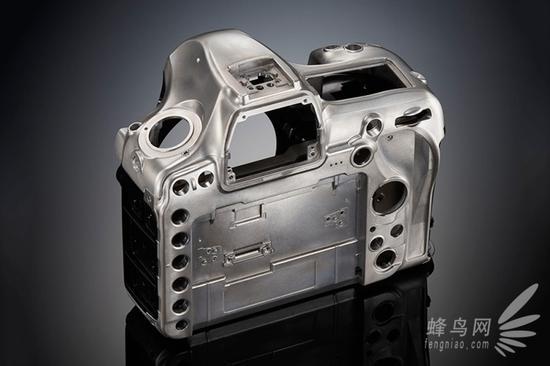尼康D850采用全金属机身