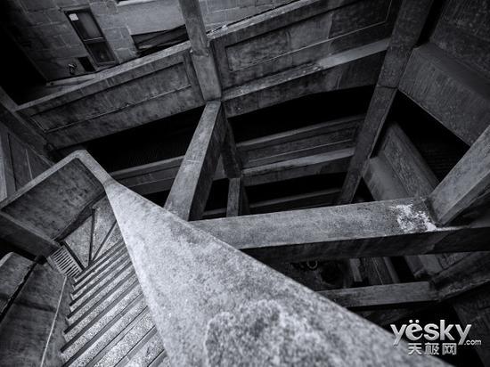 焦距:23mm 光圈:f/11.0 快门:1/40 ISO:200(ACROS模式)