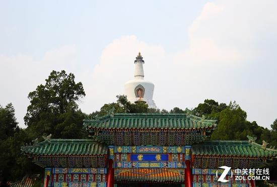 在晴朗天气下,77D有着不错的色彩表现