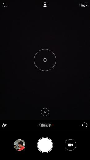 拍照界面对比,左为魅蓝Note6