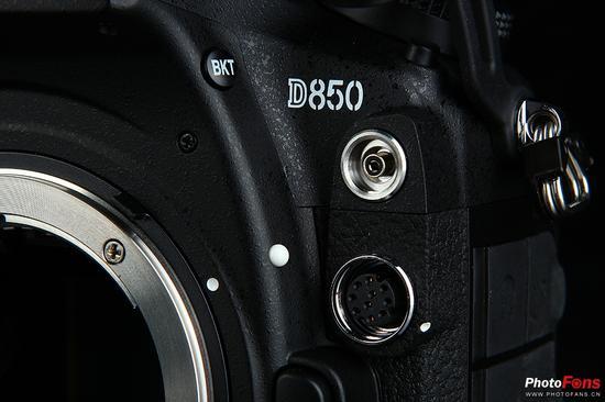 尼康D850机身正面接口