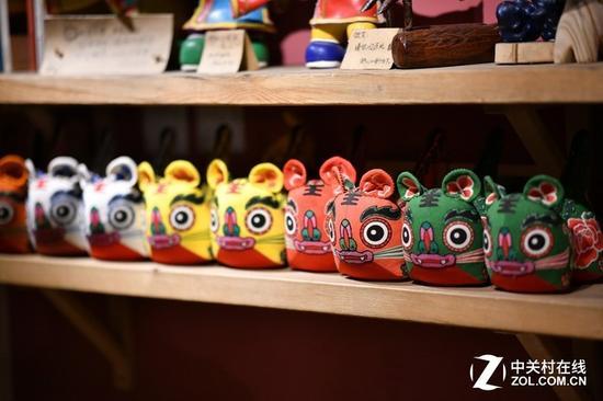 焦距:105mm 光圈:f/1.4 ISO感光度:3200