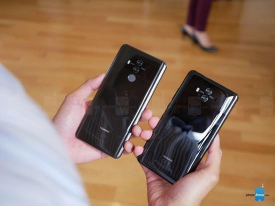 左:Mate 10 Pro 右:Mate 10